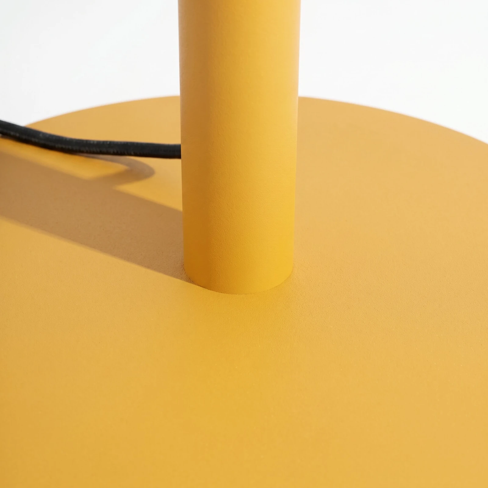 Floor lamp 39W – linear, yellow, DALI dimmable