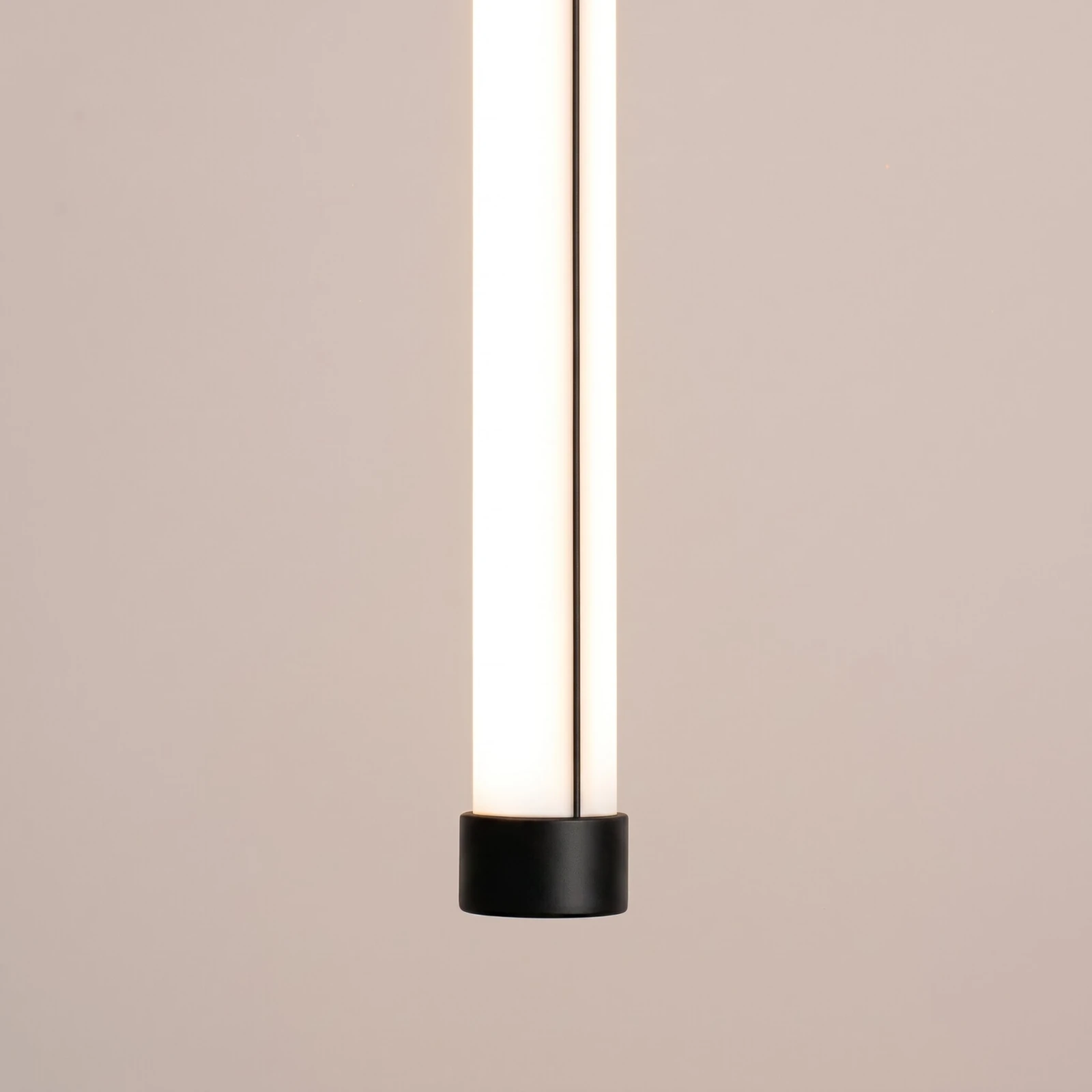 Pendant LED lamp 26W – linear, black, DALI dimmable