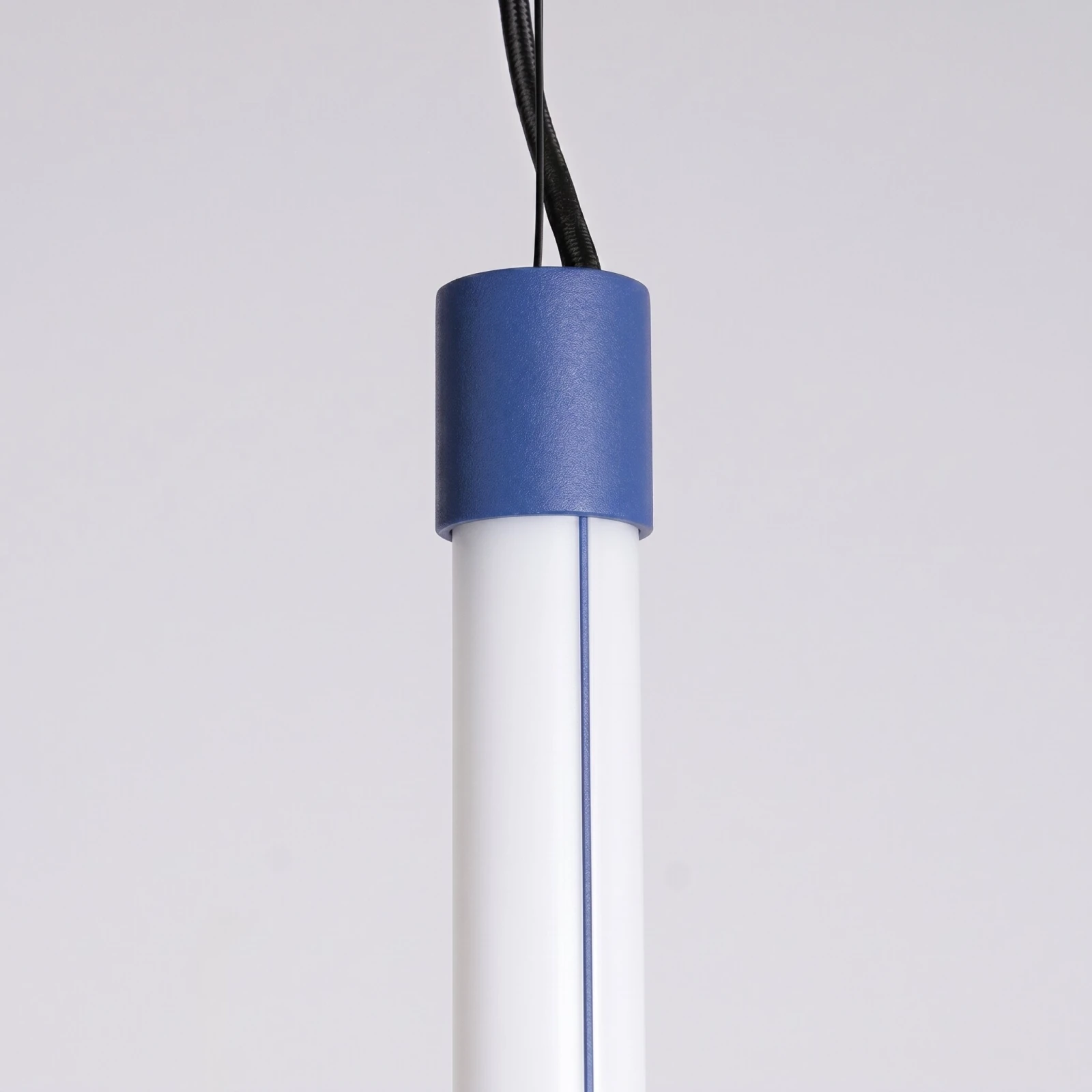 Pendant lamp 26W – linear, ultramarine, DALI dimmable