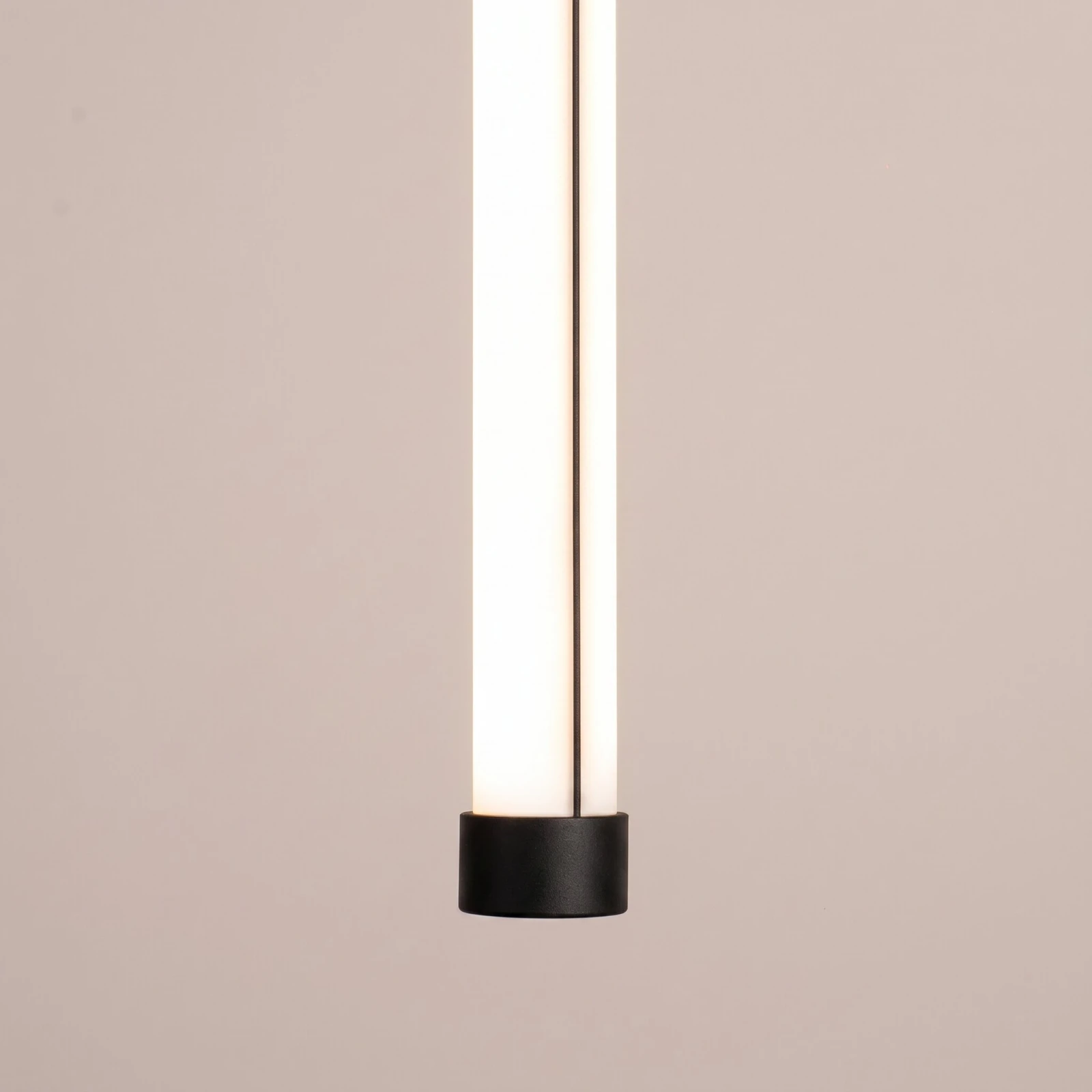 Pendant lamp 13W – linear, black, DALI dimmable