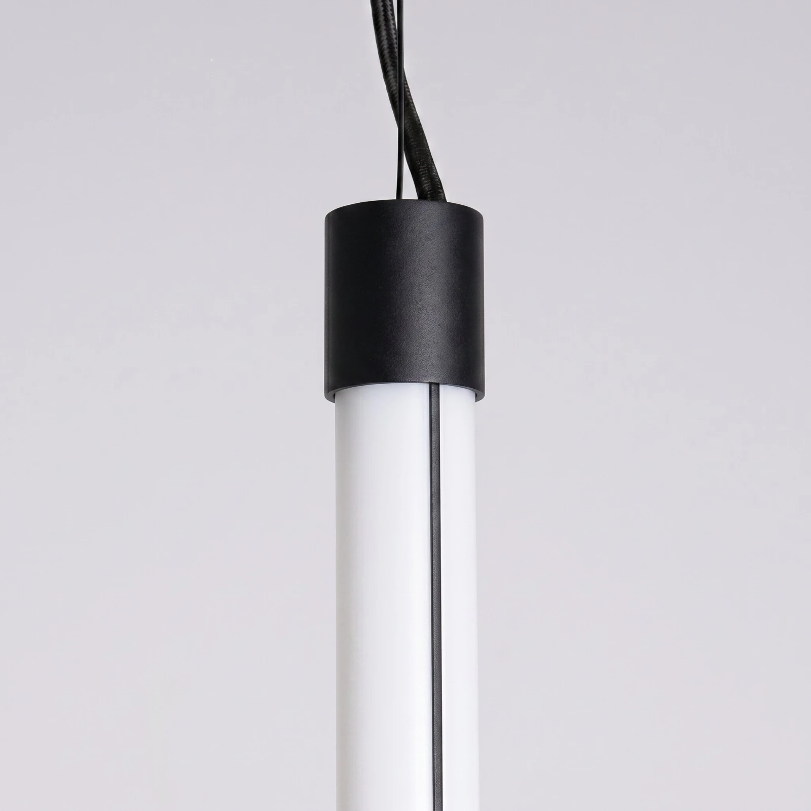 Pakabinamas LED šviestuvas 200 cm – linijinis, juodas, CRI98